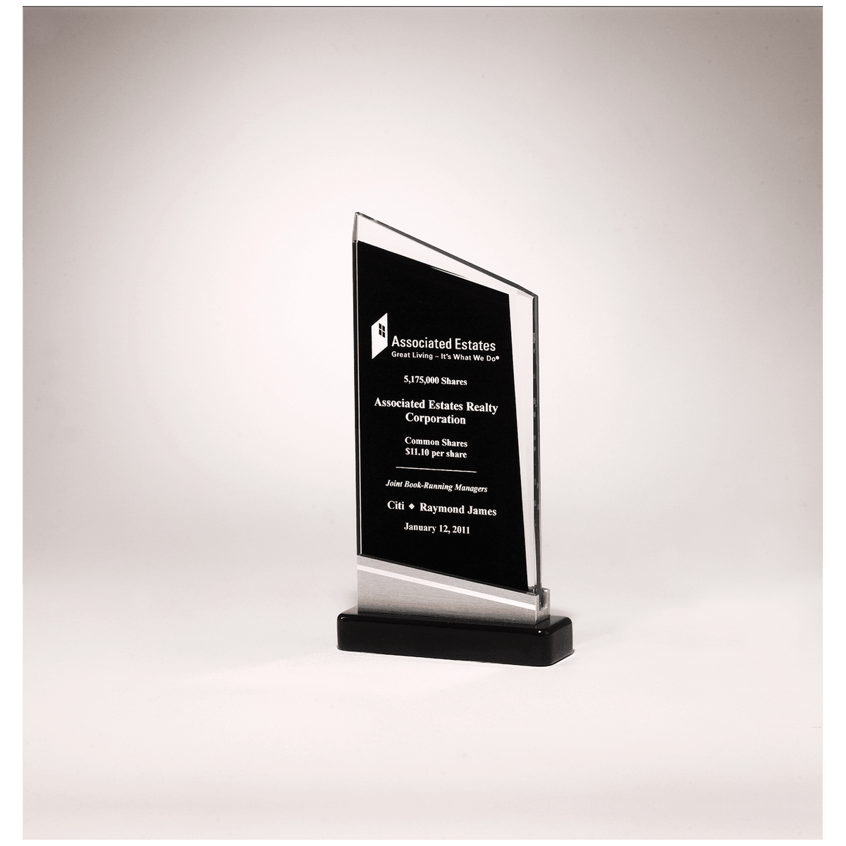 4 3/4" x 9 7/8" Zenith Series Glass Award, Black Piano Finish Base with Silver Aluminum Accent